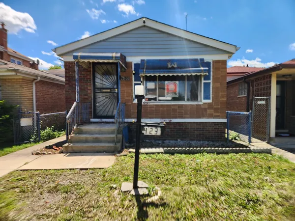 $161,000 | 423 West 96th Place, Chicago, IL 60628