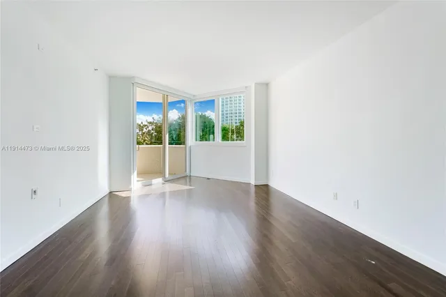 $11,500 | 300 South Pointe Drive, Unit 405, Miami Beach, FL 33139