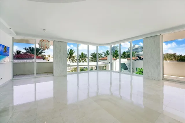 $11,500 | 300 South Pointe Drive, Unit 405, Miami Beach, FL 33139