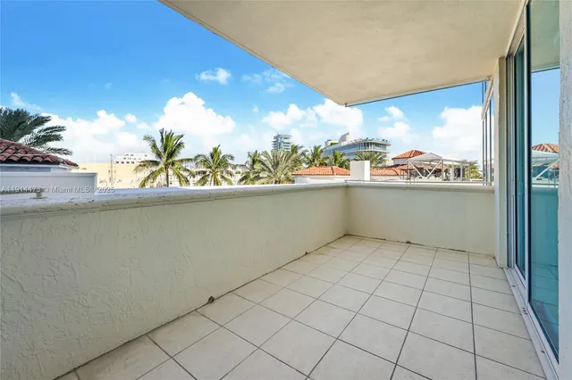 $11,500 | 300 South Pointe Drive, Unit 405, Miami Beach, FL 33139