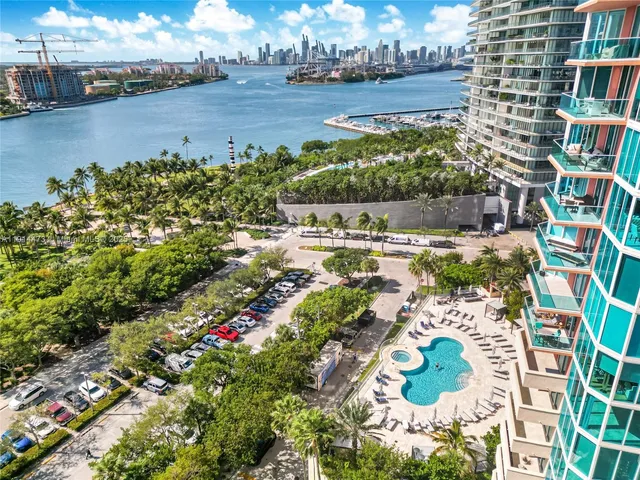 $11,500 | 300 South Pointe Drive, Unit 405, Miami Beach, FL 33139