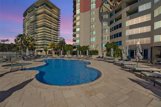 $11,500 | 300 South Pointe Drive, Unit 405, Miami Beach, FL 33139