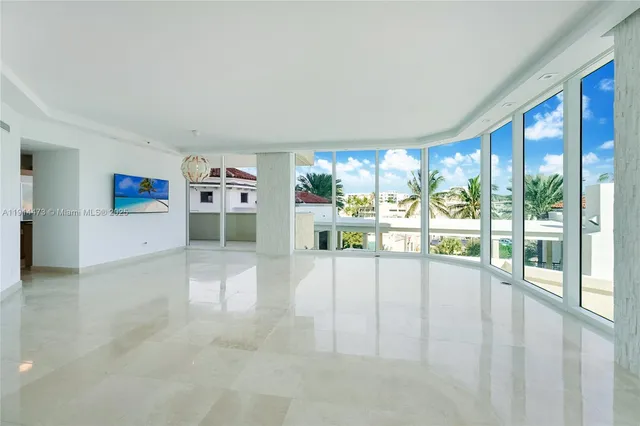 $11,500 | 300 South Pointe Drive, Unit 405, Miami Beach, FL 33139
