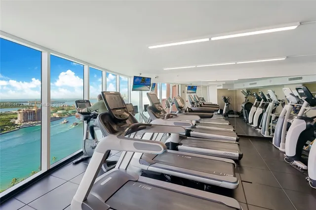 $11,500 | 300 South Pointe Drive, Unit 405, Miami Beach, FL 33139