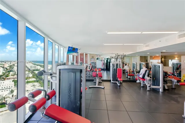 $11,500 | 300 South Pointe Drive, Unit 405, Miami Beach, FL 33139