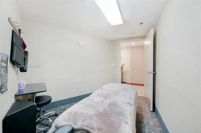 $11,500 | 300 South Pointe Drive, Unit 405, Miami Beach, FL 33139