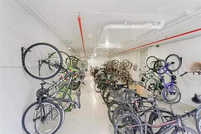 $11,500 | 300 South Pointe Drive, Unit 405, Miami Beach, FL 33139