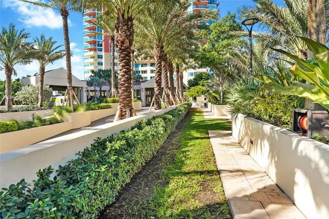$11,500 | 300 South Pointe Drive, Unit 405, Miami Beach, FL 33139