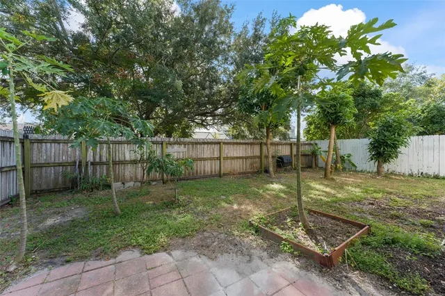 $374,900 | 2374 Blue Sapphire Circle, Orlando, FL 32837