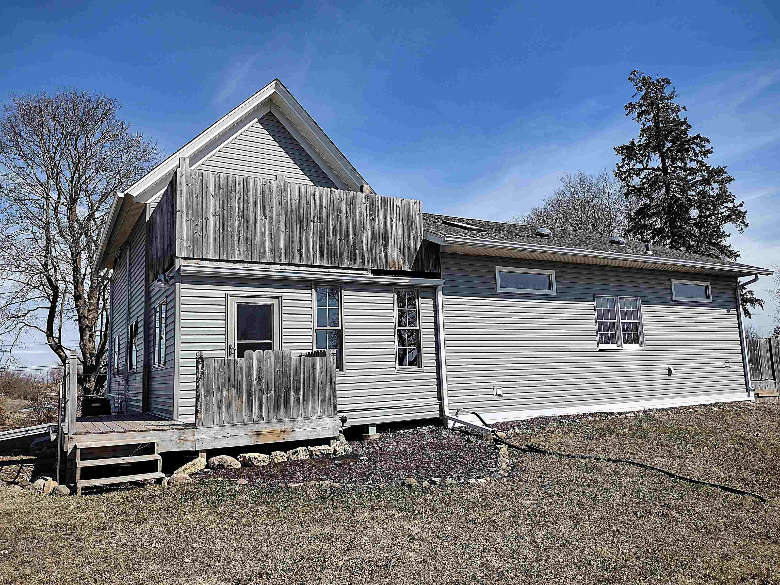 8806 Trask Bridge Road Rockford, IL 61101 - Photo 2 of 34