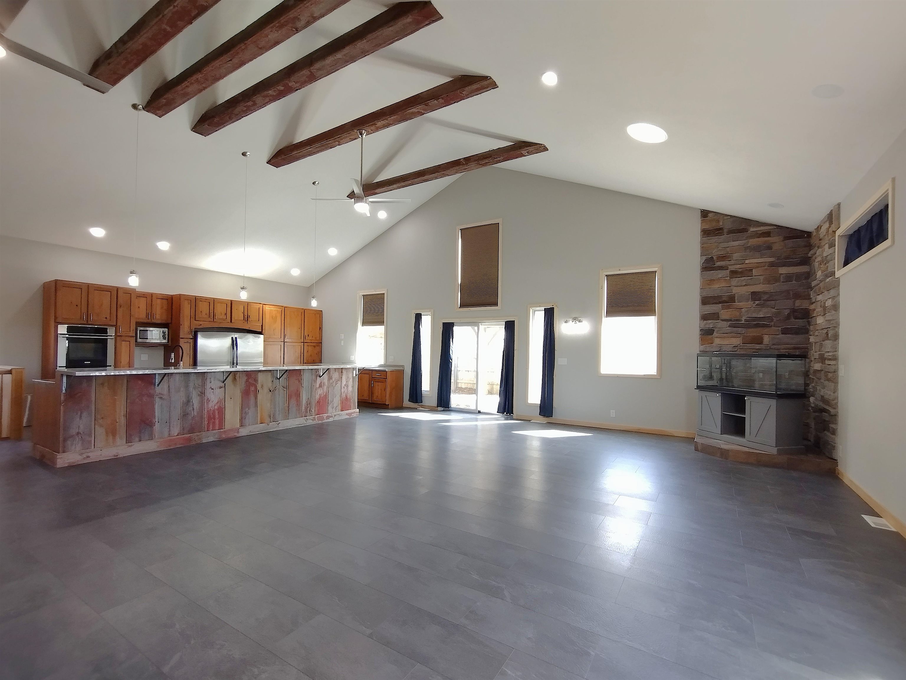 8806 Trask Bridge Road Rockford, IL 61101 - Photo 3 of 34