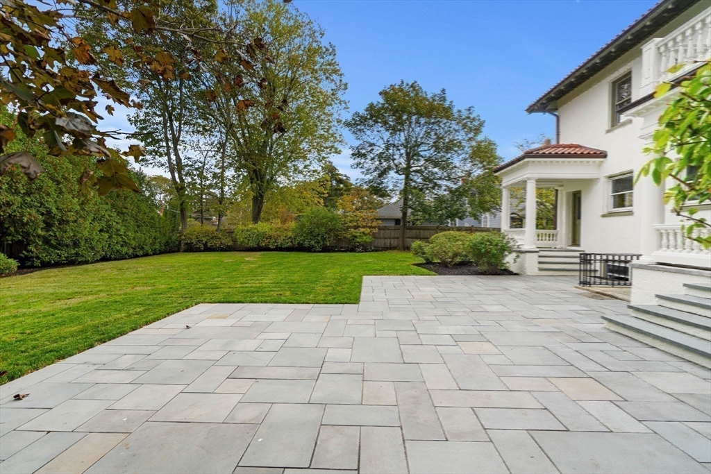 2 Ocean Avenue Swampscott, MA 01907 - Photo 35 of 42