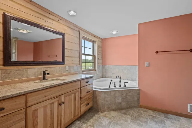 $1,600,000 | N3032 US Highway 41, Menominee, MI 49858