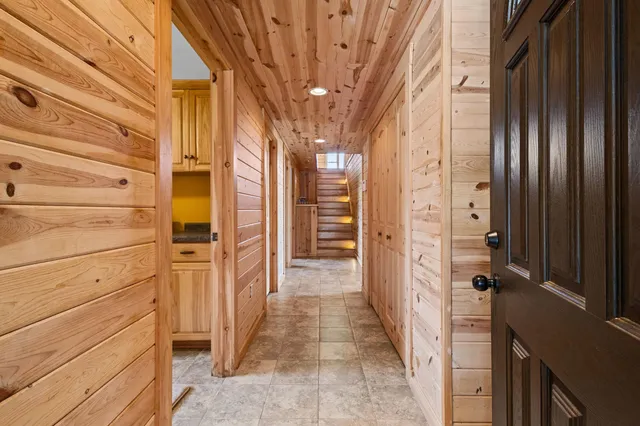 $1,600,000 | N3032 US Highway 41, Menominee, MI 49858