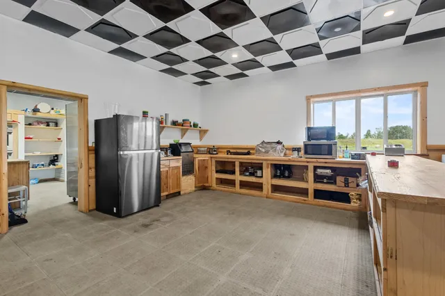 $1,600,000 | N3032 US Highway 41, Menominee, MI 49858