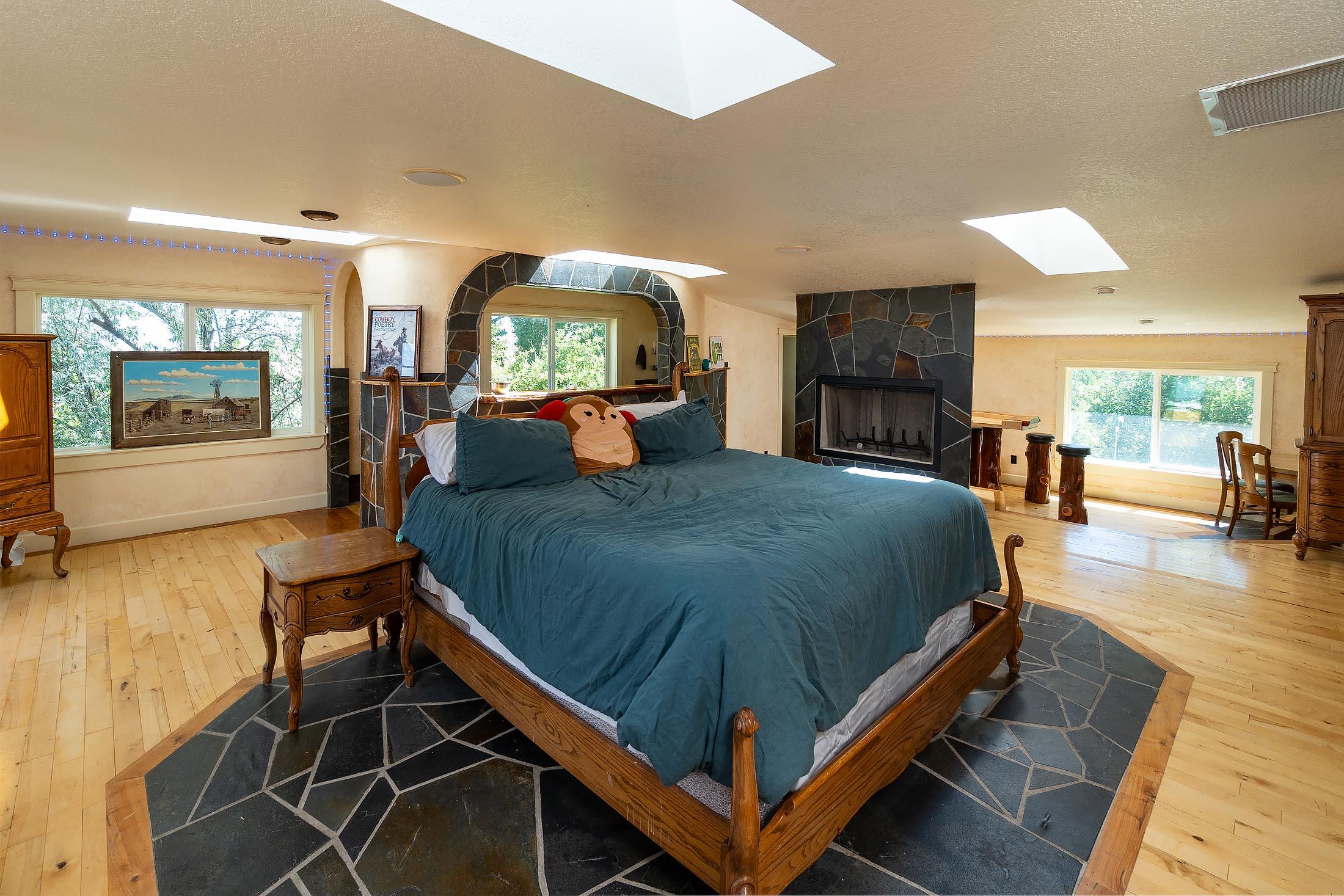 59047 Old Lake Road Christmas Valley, OR 97641 - Photo 15 of 55 Primary bedroom or rec room