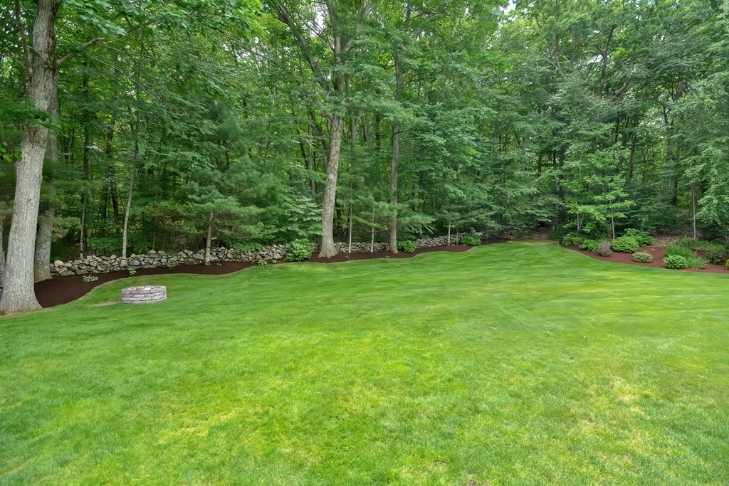 10 Daniel Shays Road Hopkinton, MA 01748 - Photo 4 of 37 Gallery Image 4