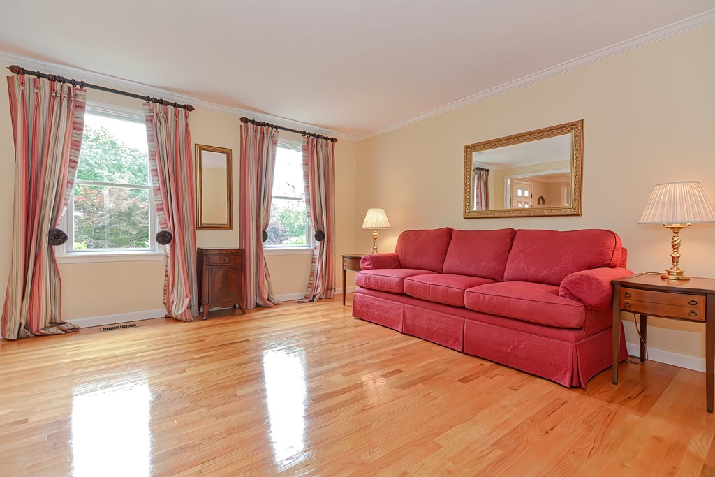10 Daniel Shays Road Hopkinton, MA 01748 - Photo 7 of 37 Gallery Image 7