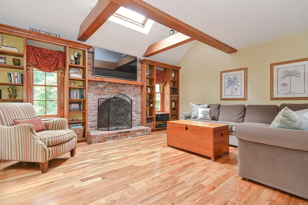 10 Daniel Shays Road Hopkinton, MA 01748 - Photo 10 of 37 Gallery Image 10