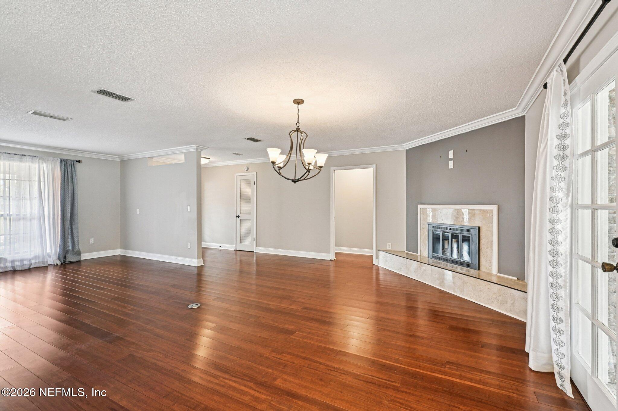 2880 Circle Ridge Drive Orange Park, FL 32065 - Photo 14 of 59 Living Room