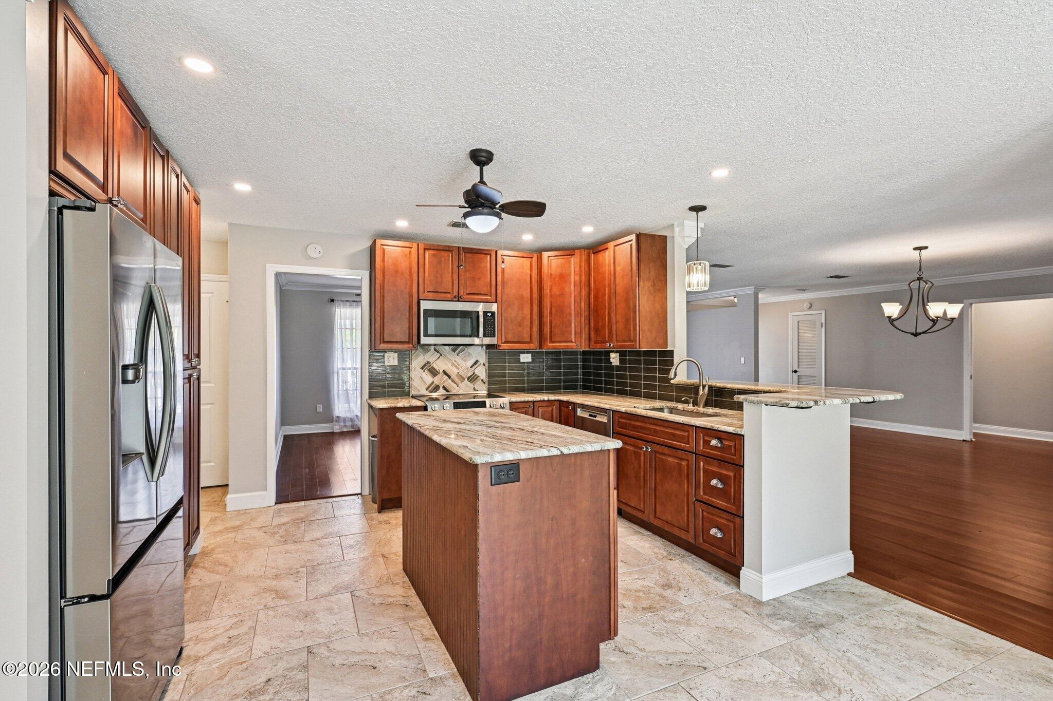 2880 Circle Ridge Drive Orange Park, FL 32065 - Photo 20 of 59 Kitchen