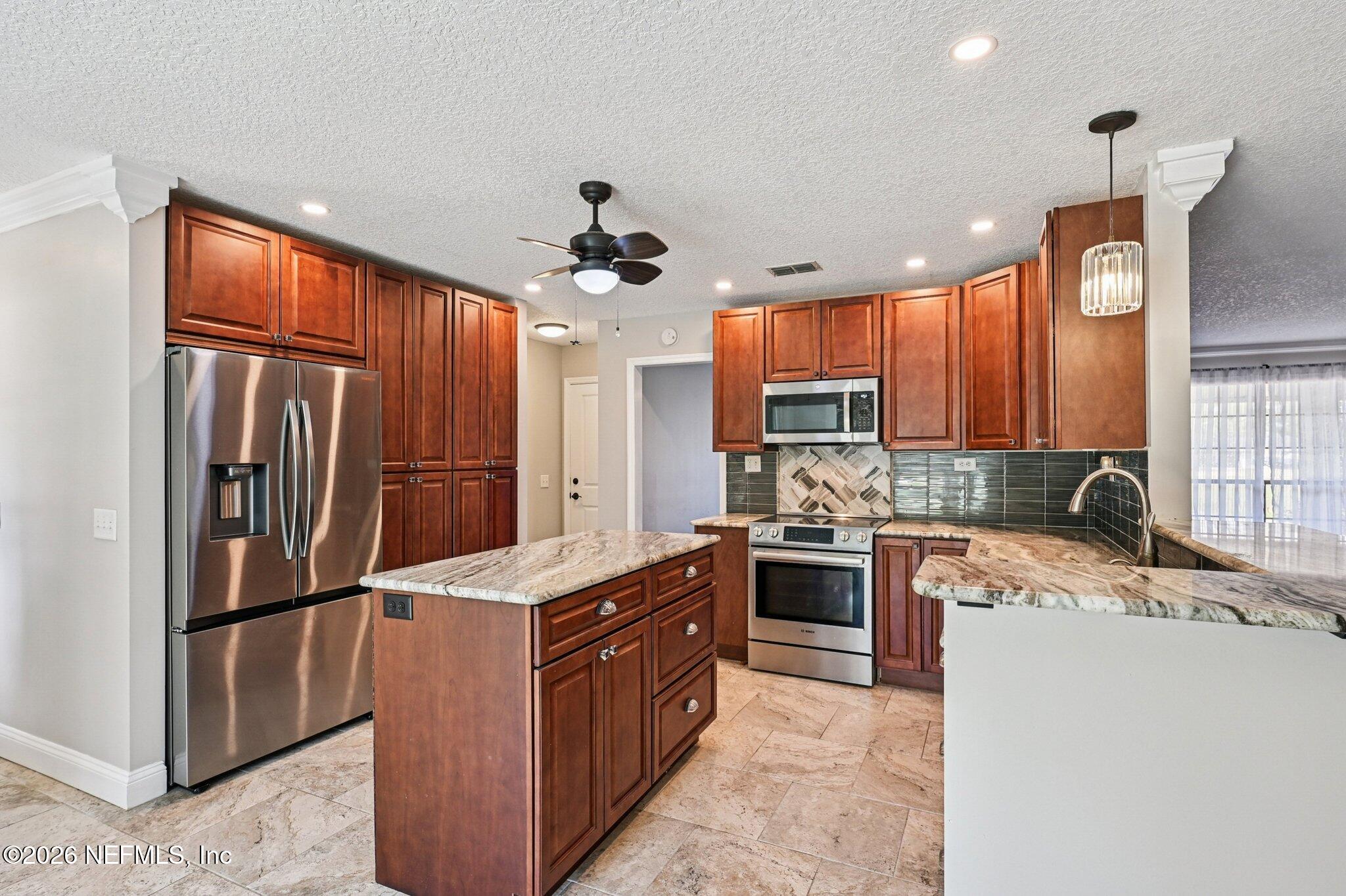 2880 Circle Ridge Drive Orange Park, FL 32065 - Photo 21 of 59 Kitchen