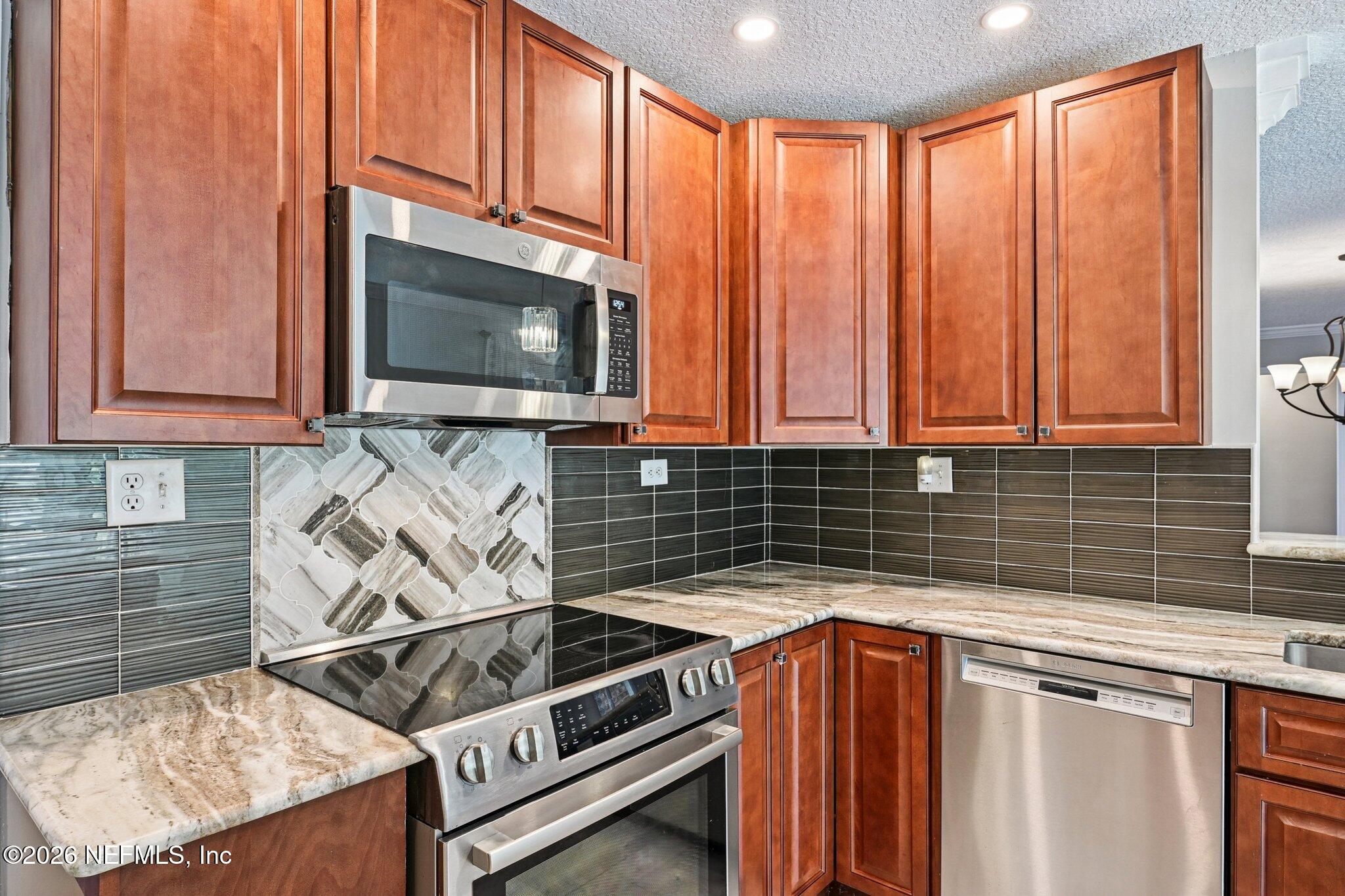 2880 Circle Ridge Drive Orange Park, FL 32065 - Photo 22 of 59 Kitchen