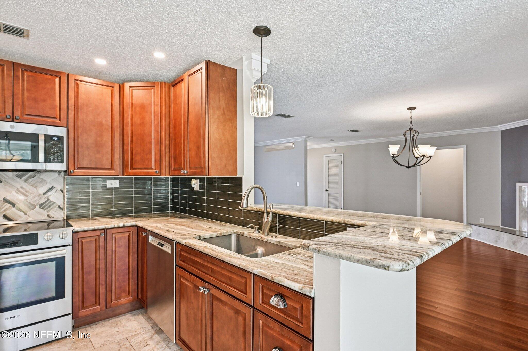 2880 Circle Ridge Drive Orange Park, FL 32065 - Photo 23 of 59 Kitchen