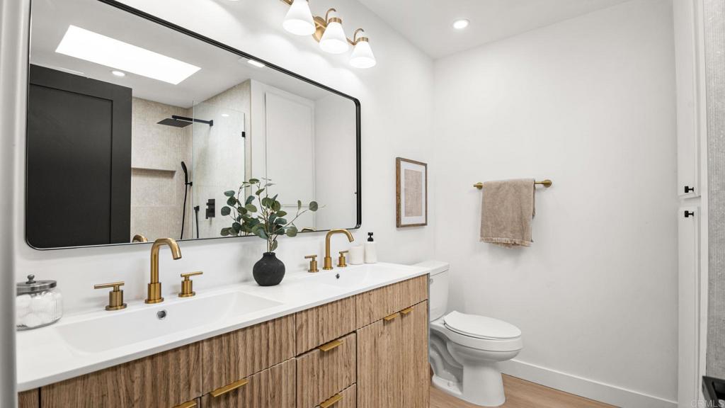 191 Bronze Way Vista, CA 92083 - Photo 17 of 32