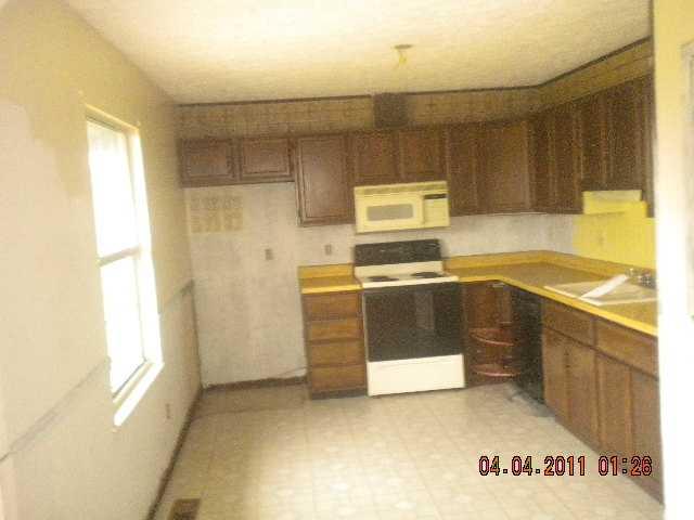 1101 Pilgrim Road Greenwood, IN 46142 - Photo 4 of 6 Gallery Image 4