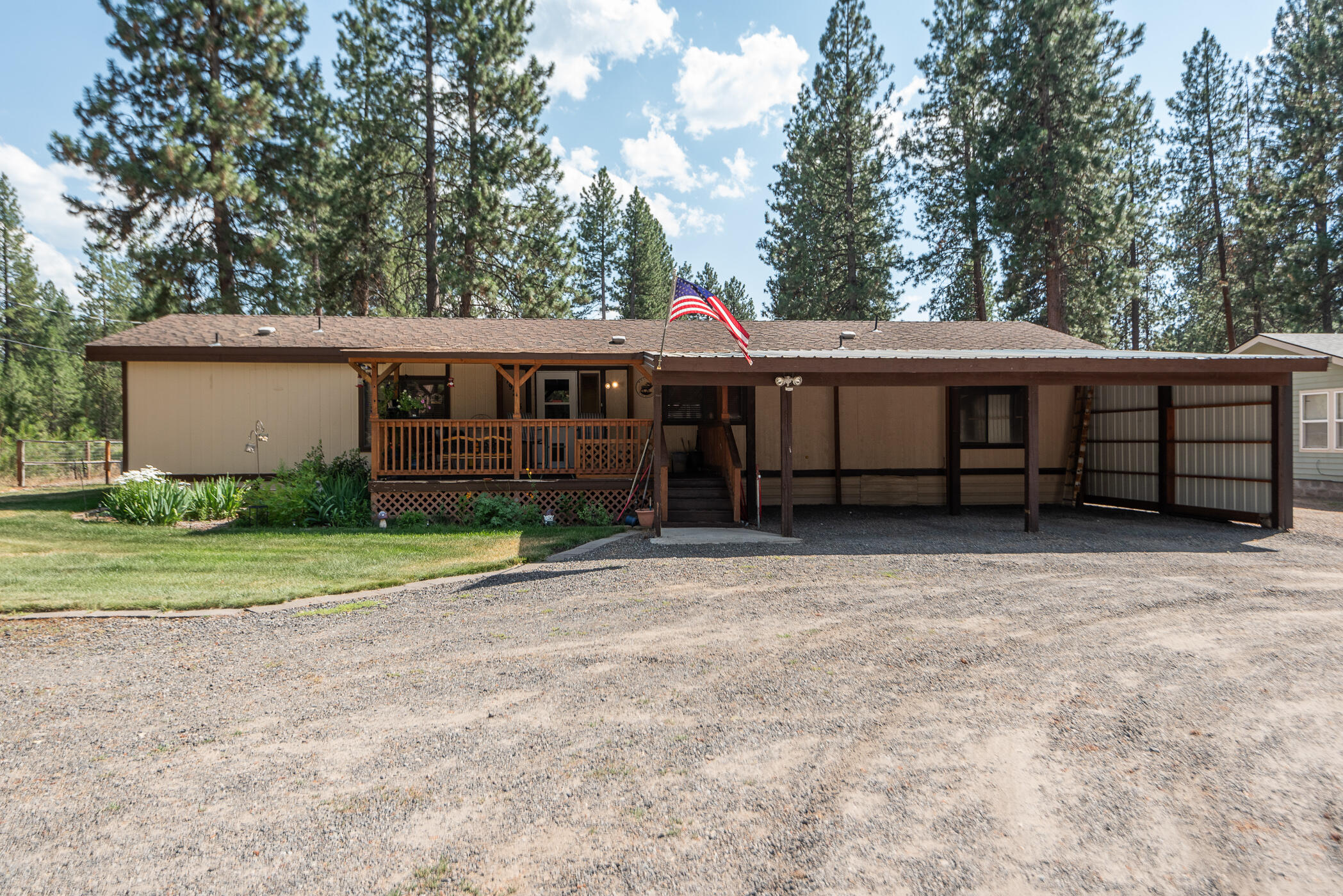 19245 Apache Road Bend, OR 97702 - Photo 3 of 33 front of home
