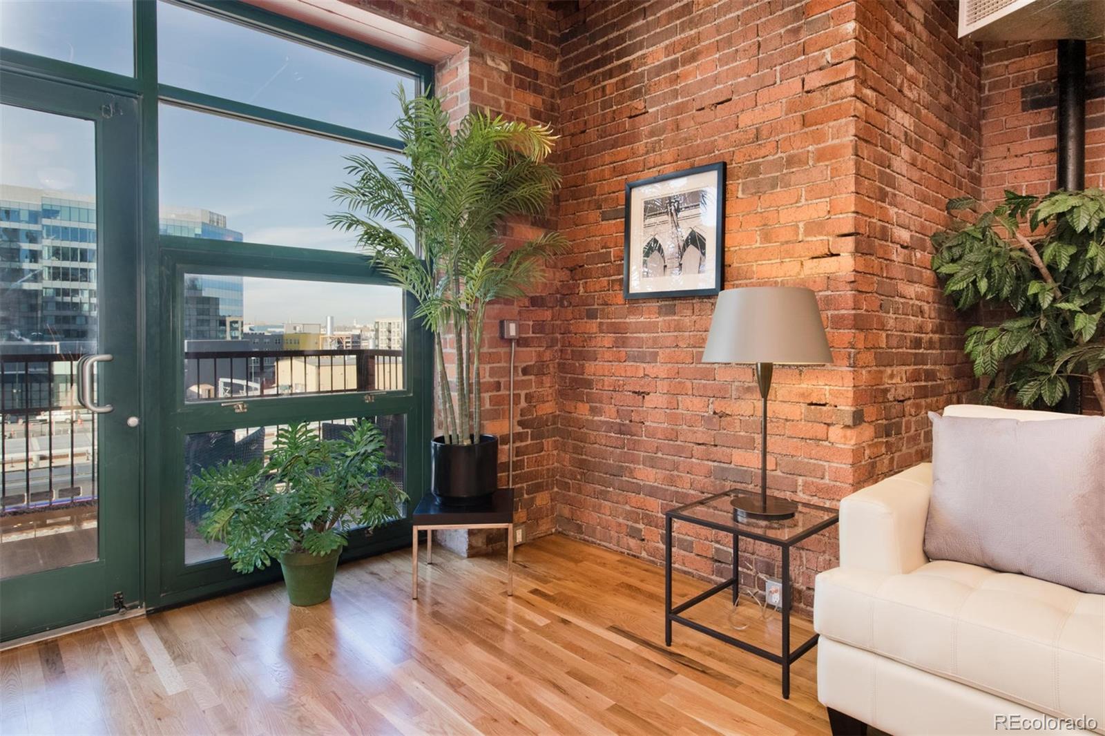 1801 Wynkoop Street, Unit 418 Denver, CO 80202 - Photo 20 of 35 a backyard of a house with seating space