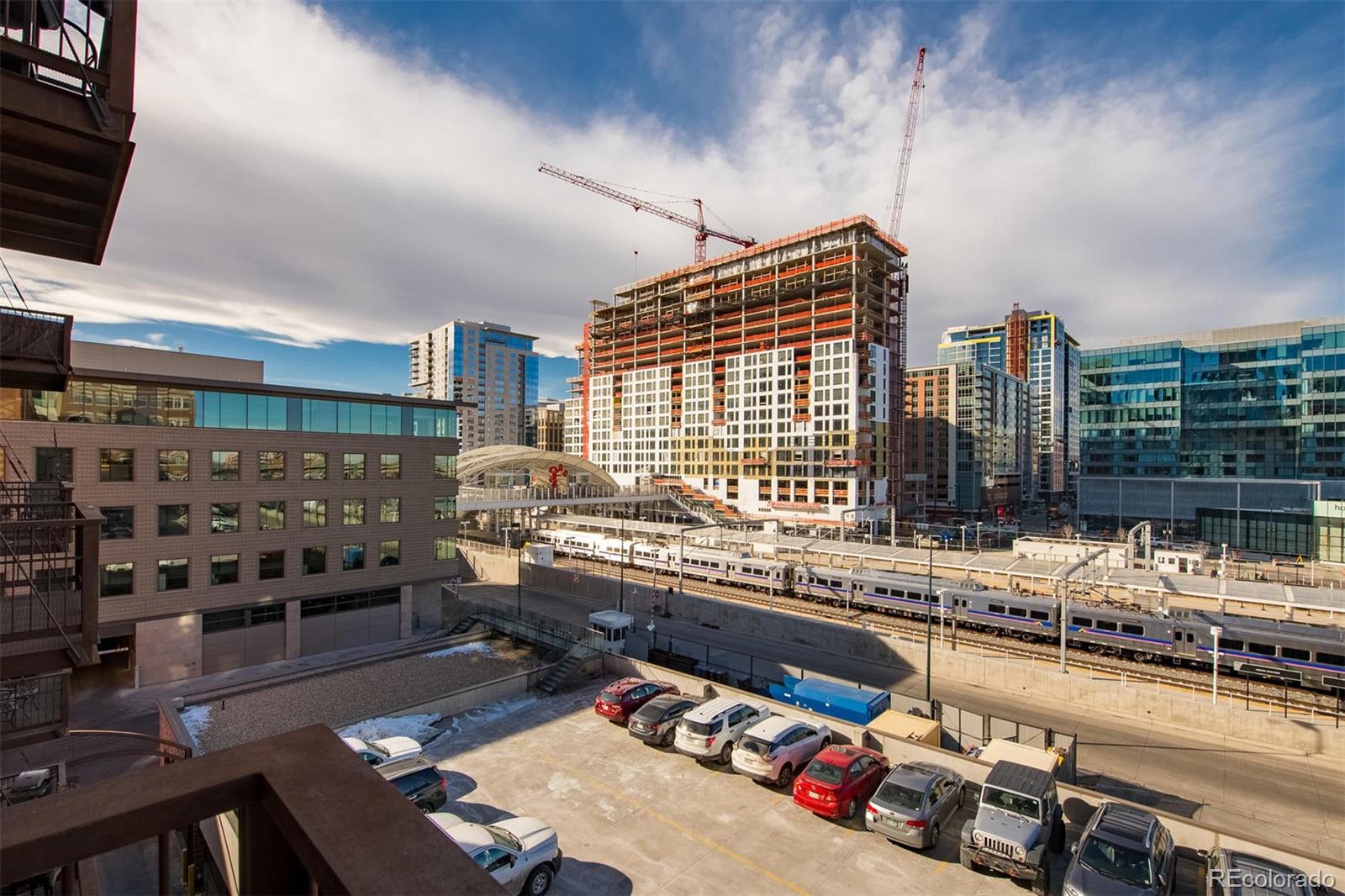 1801 Wynkoop Street, Unit 418 Denver, CO 80202 - Photo 23 of 35 a kitchen with lots of counter top space