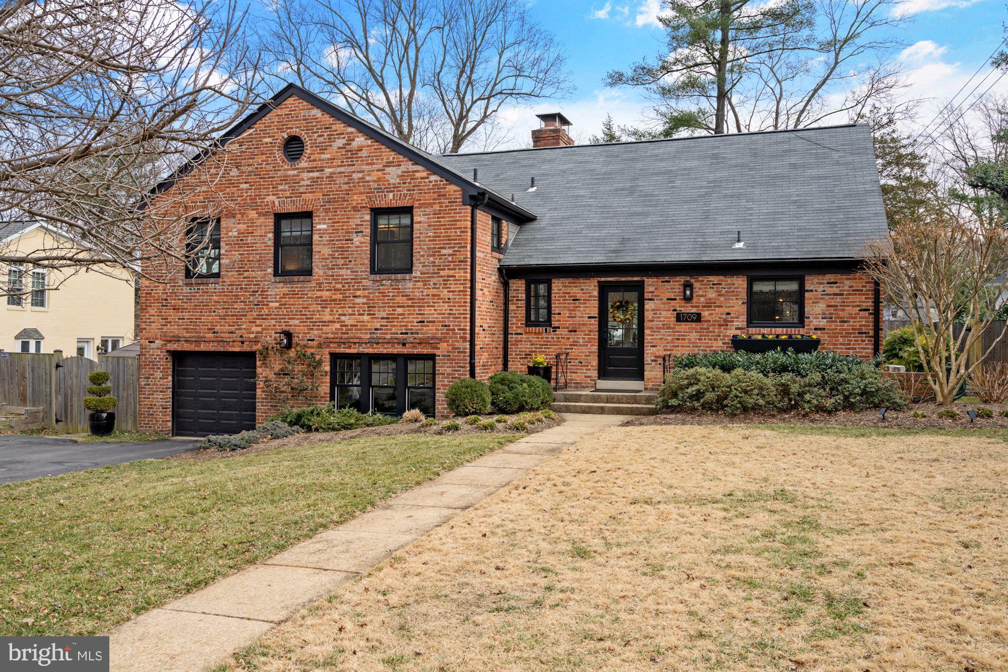 1709 Oak Lane McLean, VA 22101 - Photo 1 of 33 Welcome to 1709 Oak Lane