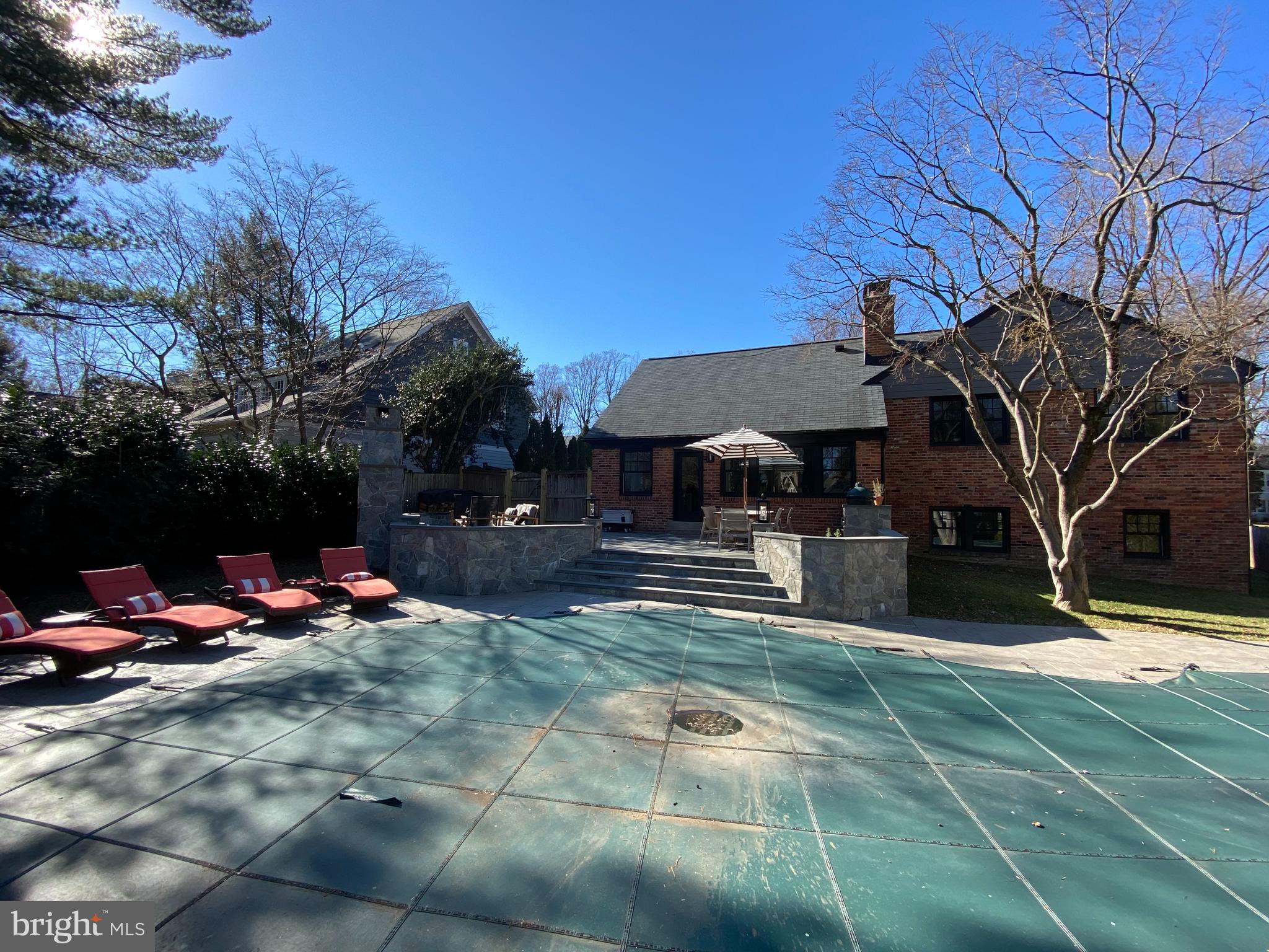 1709 Oak Lane McLean, VA 22101 - Photo 29 of 33 Pool