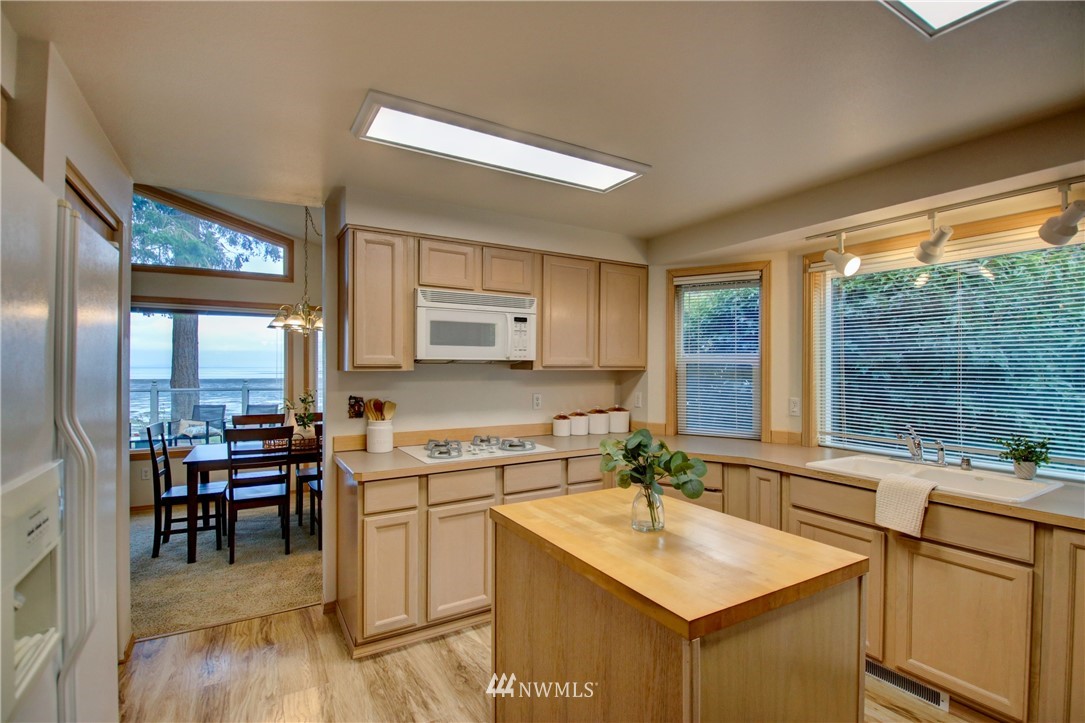 3405 Robertson Road Bellingham, WA 98226 - Photo 16 of 40 Gallery Image 16