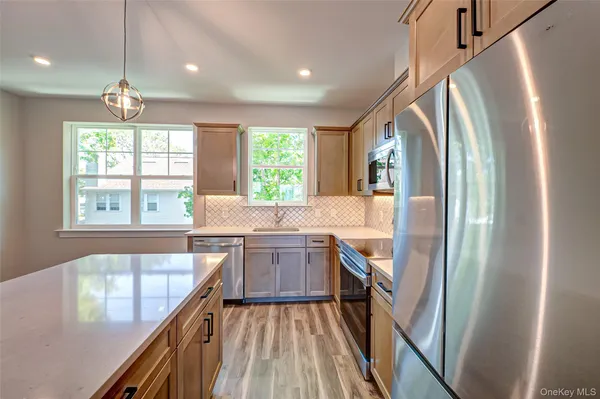 $3,875 | 1 Conklin Street, Unit 201, Farmingdale, NY 11735