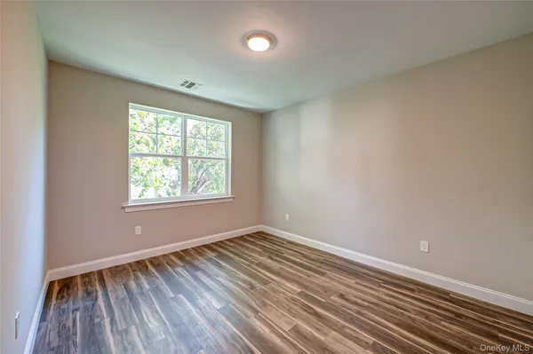 $3,875 | 1 Conklin Street, Unit 201, Farmingdale, NY 11735