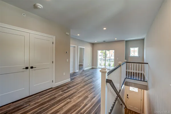 $3,875 | 1 Conklin Street, Unit 201, Farmingdale, NY 11735