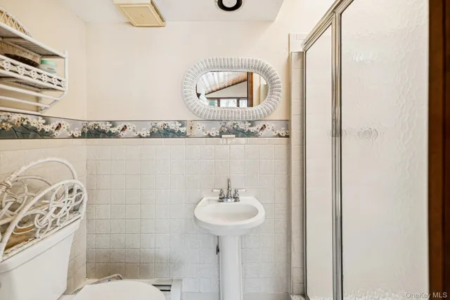 $875,000 | 11 Lodge Lane, Belle Terre, NY 11777