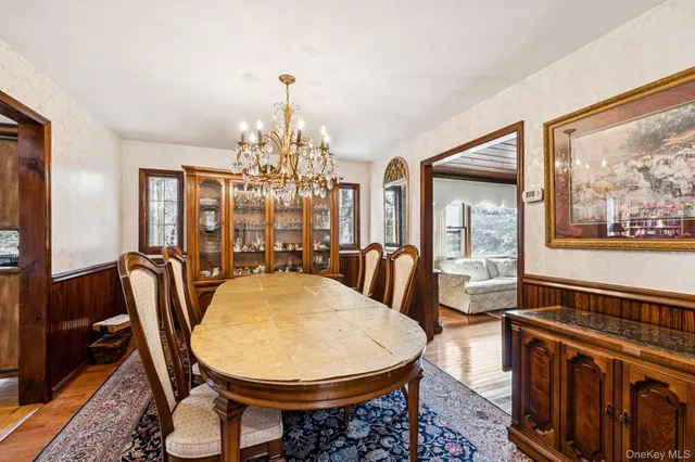 $875,000 | 11 Lodge Lane, Belle Terre, NY 11777