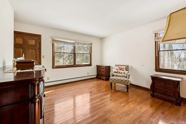 $875,000 | 11 Lodge Lane, Belle Terre, NY 11777