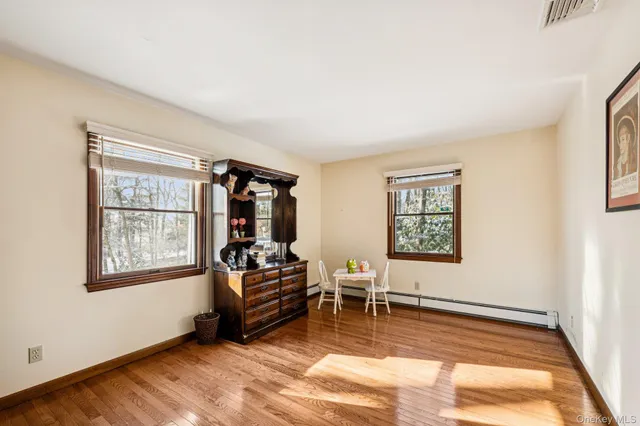 $875,000 | 11 Lodge Lane, Belle Terre, NY 11777