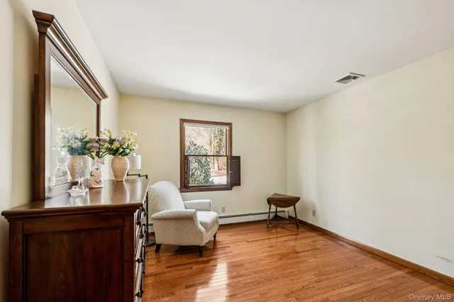 $875,000 | 11 Lodge Lane, Belle Terre, NY 11777