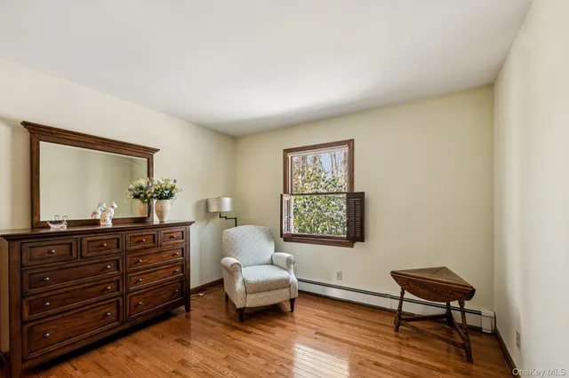 $875,000 | 11 Lodge Lane, Belle Terre, NY 11777