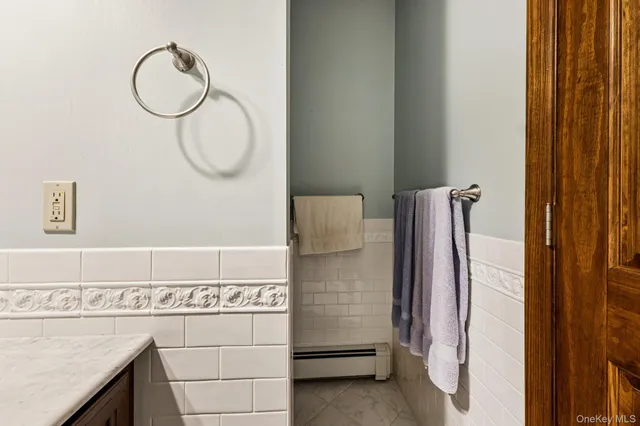 $875,000 | 11 Lodge Lane, Belle Terre, NY 11777