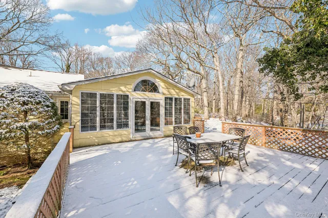 $875,000 | 11 Lodge Lane, Belle Terre, NY 11777