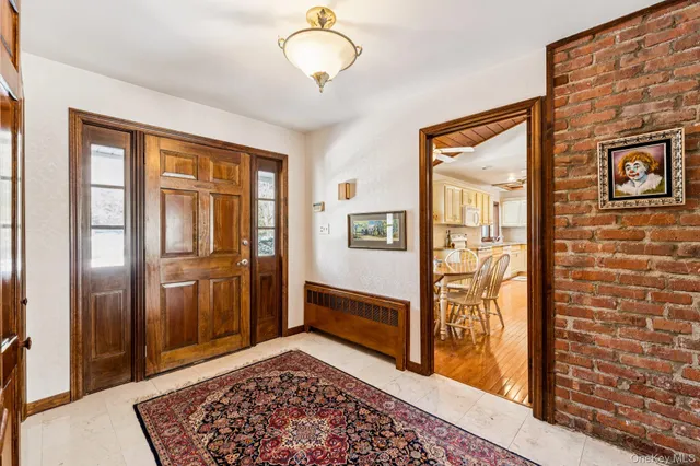 $875,000 | 11 Lodge Lane, Belle Terre, NY 11777