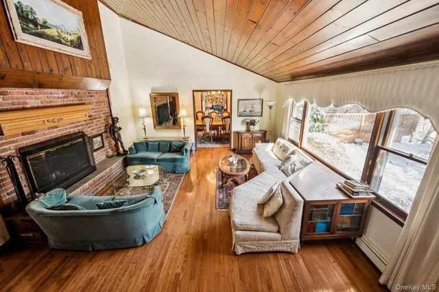 $875,000 | 11 Lodge Lane, Belle Terre, NY 11777