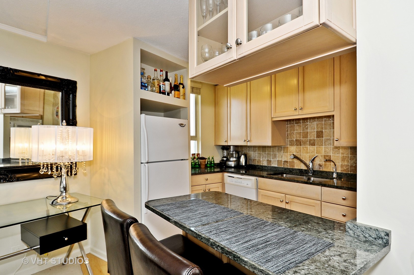 2 East Oak Street, Unit 3101 Chicago, IL 60611 - Photo 5 of 11
